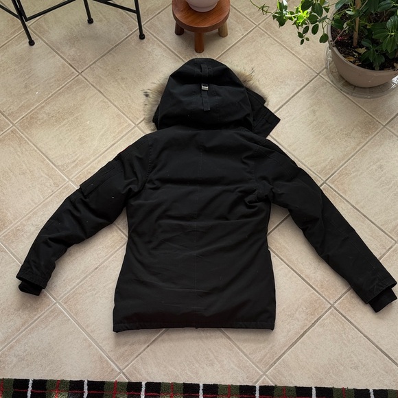 Canada Goose Black Puffer Jacket with Fur Hood PETITE SMALL - Picture 13 of 14